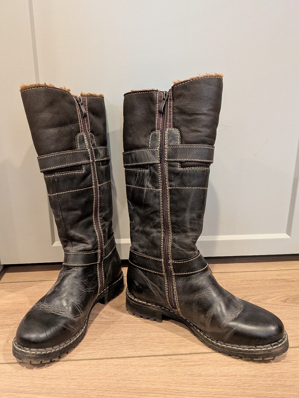 Overland Adelyn leather and fur boots size 38/US 7.5